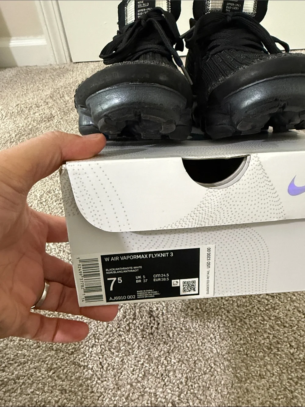 Women’s Nike Black VaporMax Flyknit Cushion Sneakers - Picture 4 of 5